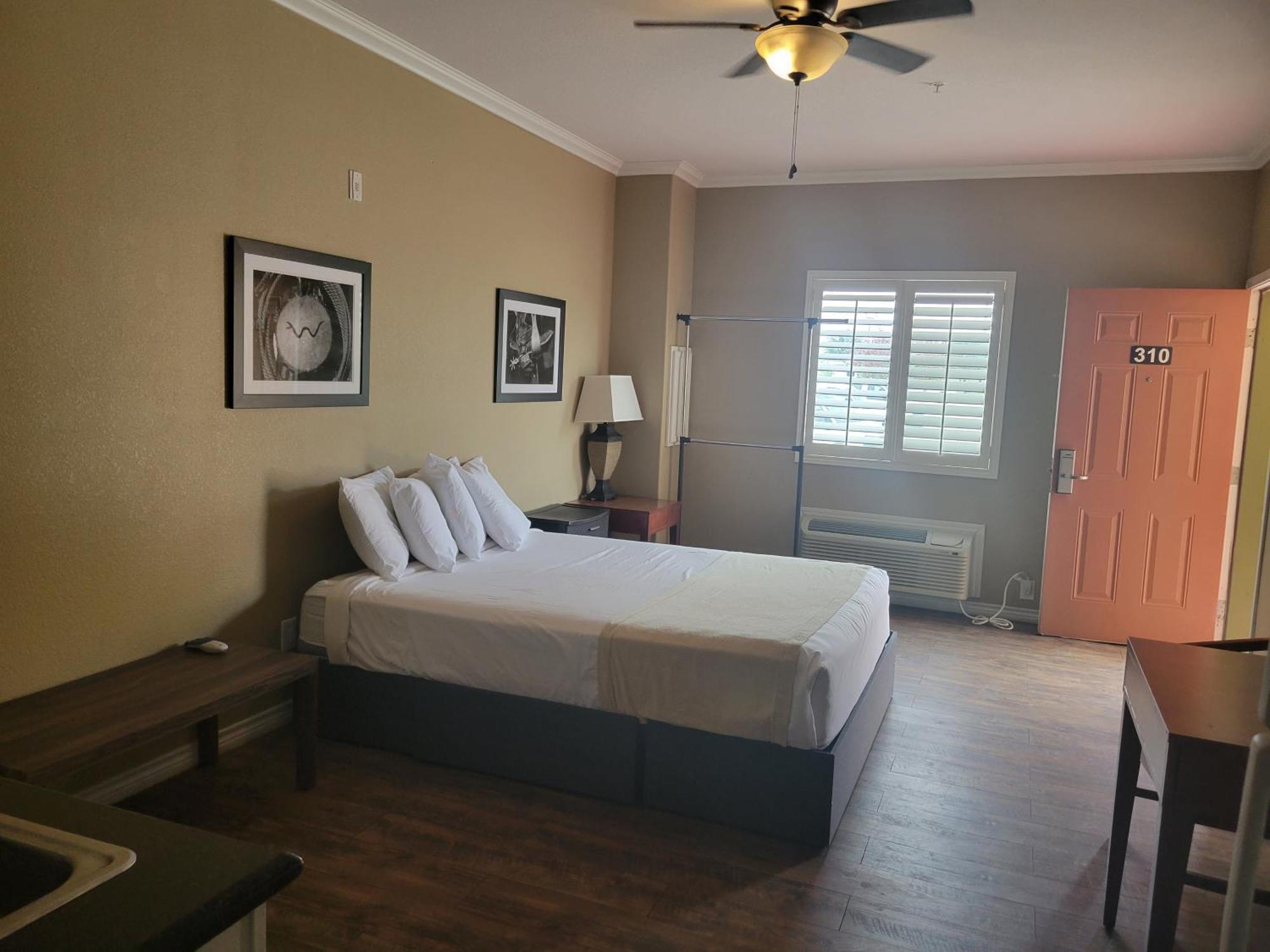 Cotulla Whitten Inn Extérieur photo