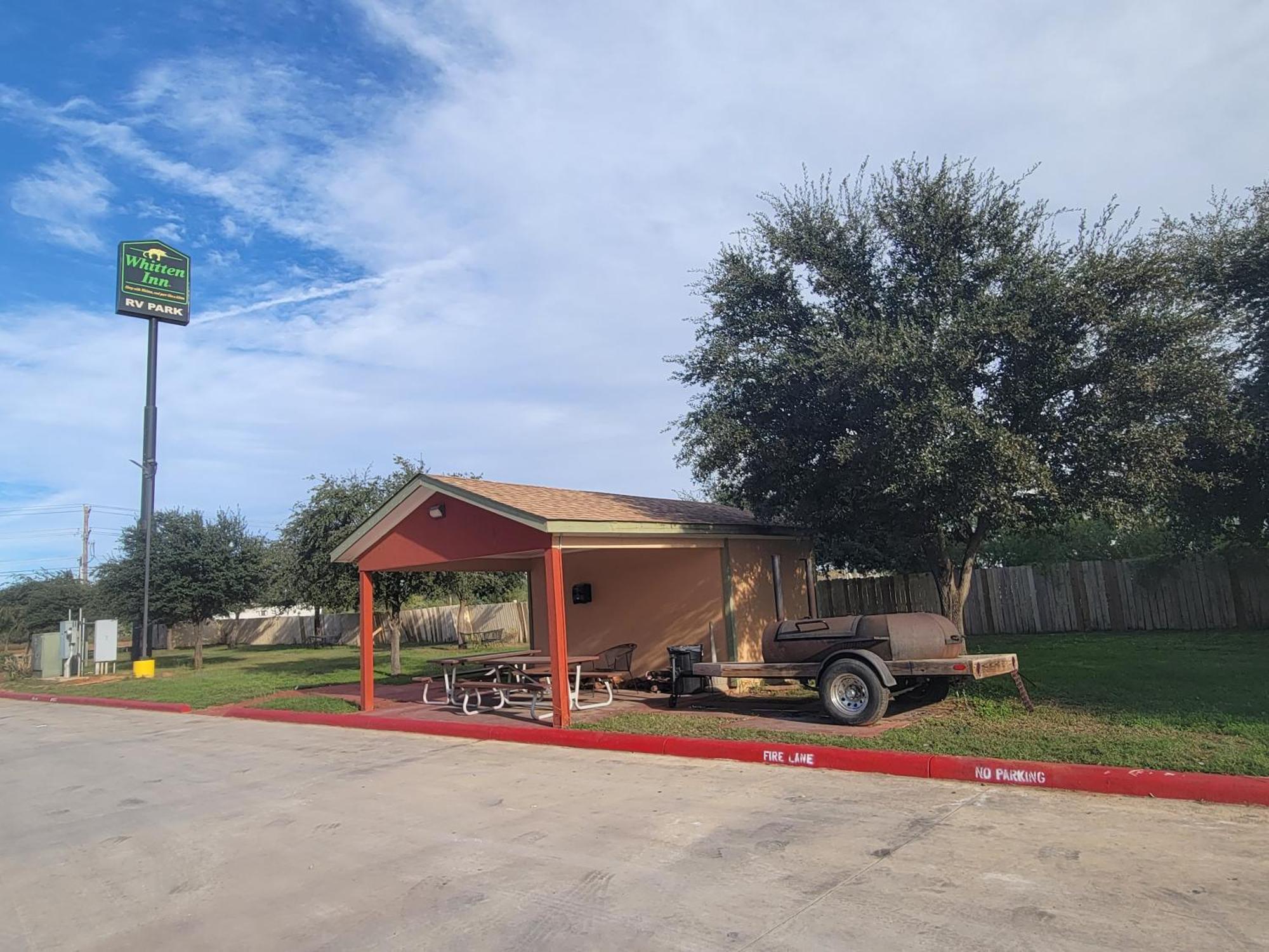 Cotulla Whitten Inn Extérieur photo