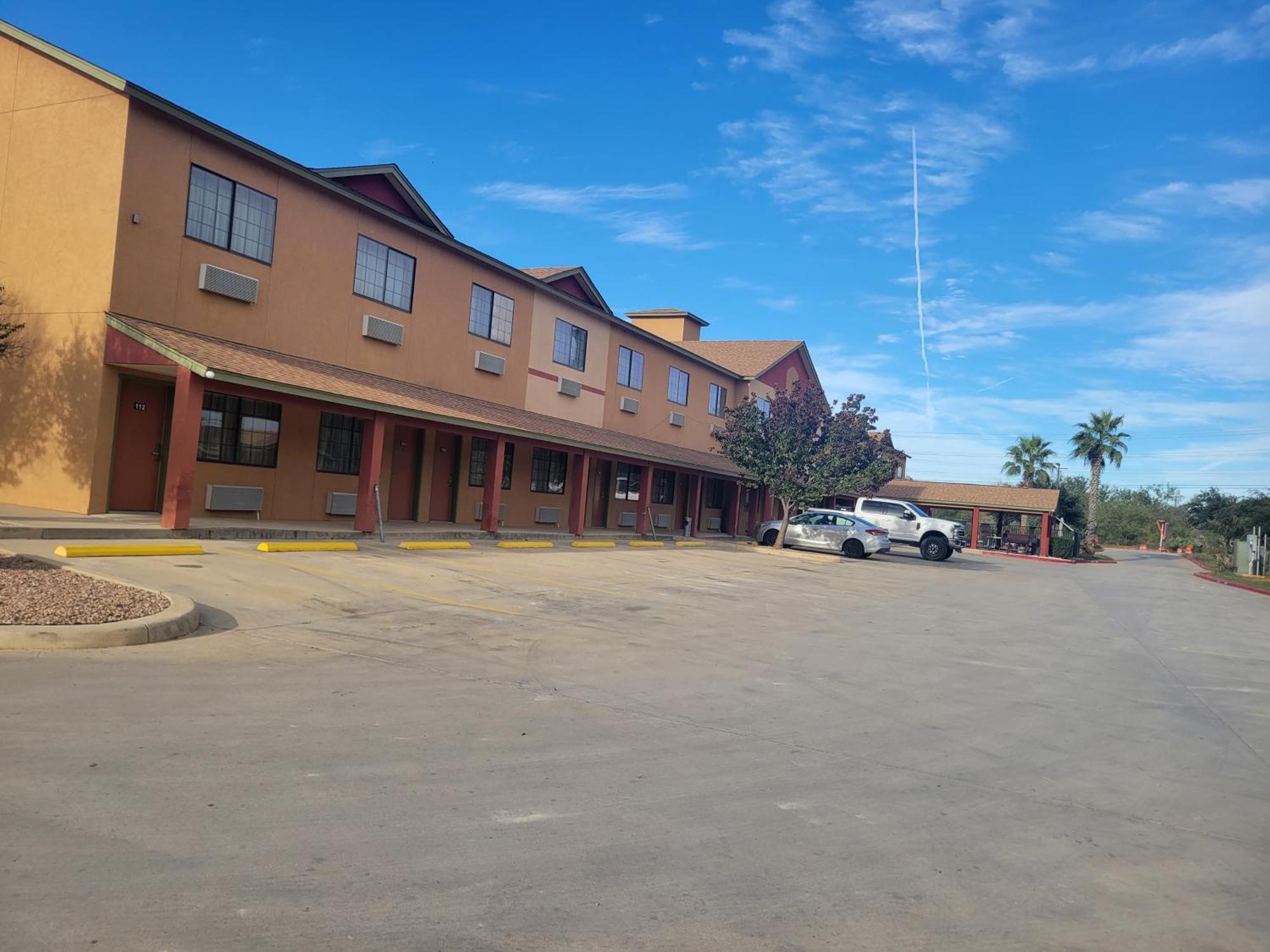 Cotulla Whitten Inn Extérieur photo